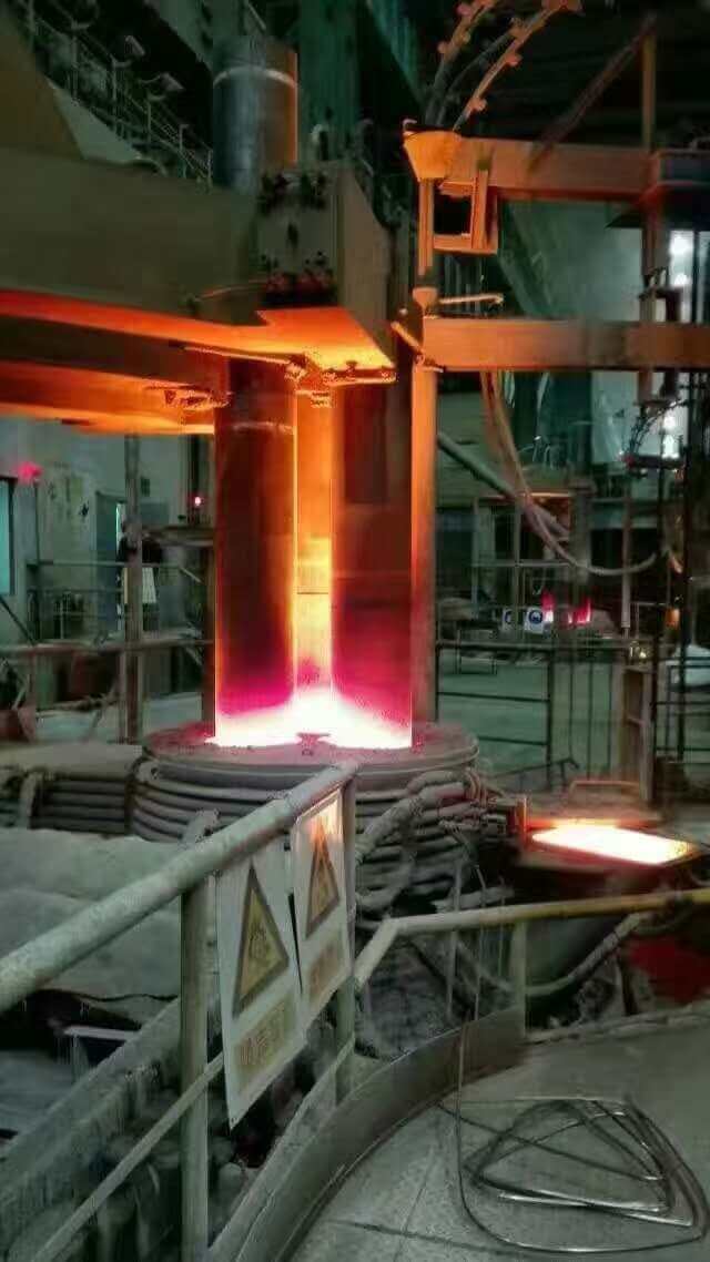 Graphite Electrode Smelting